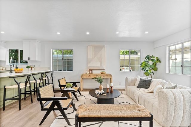 619 N Wilson Avenue B, Pasadena, CA 91106