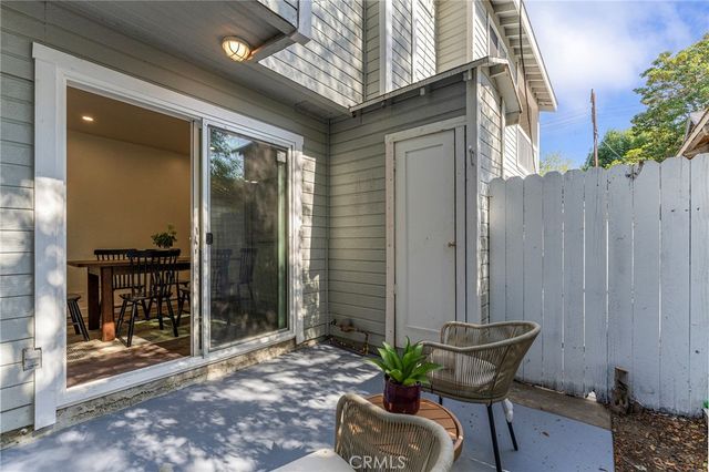 619 N Wilson Avenue B, Pasadena, CA 91106