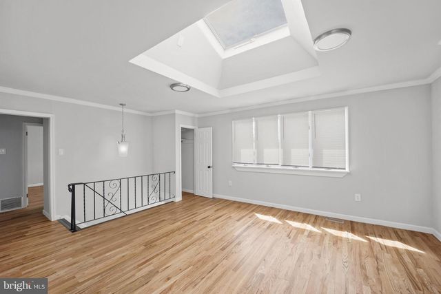 902 LAINGS AVE, Bristol, PA 19007