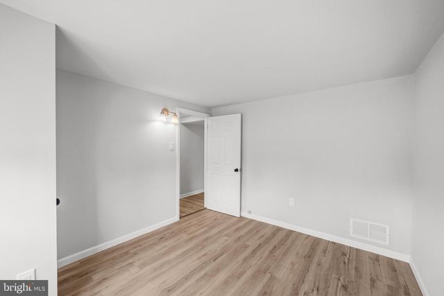 902 LAINGS AVE, Bristol, PA 19007