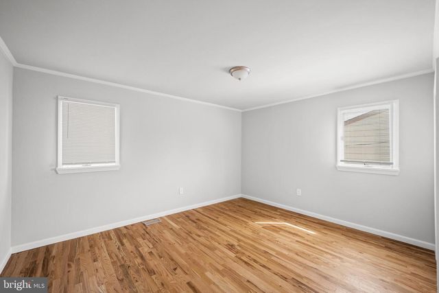 902 LAINGS AVE, Bristol, PA 19007