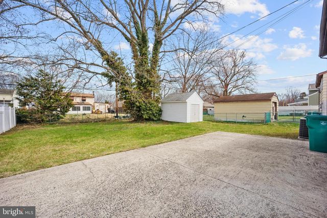 902 LAINGS AVE, Bristol, PA 19007