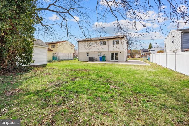 902 LAINGS AVE, Bristol, PA 19007