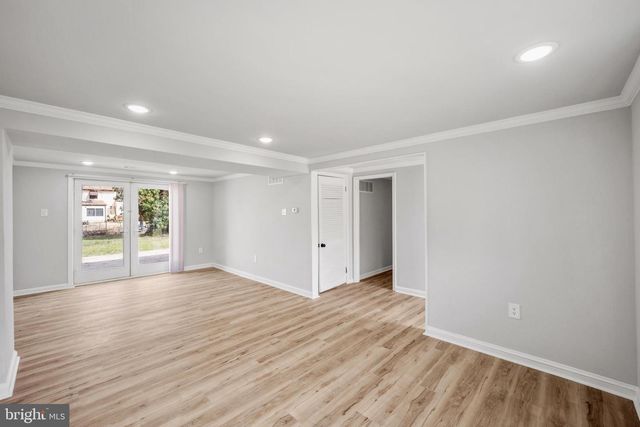 902 LAINGS AVE, Bristol, PA 19007