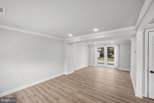 902 LAINGS AVE, Bristol, PA 19007