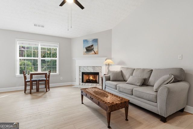 1215 Hillcrest Glenn Circle, Sugar Hill, GA 30518