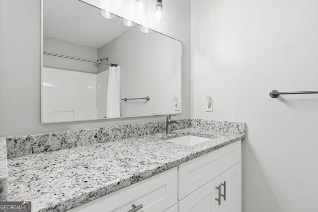 1215 Hillcrest Glenn Circle, Sugar Hill, GA 30518