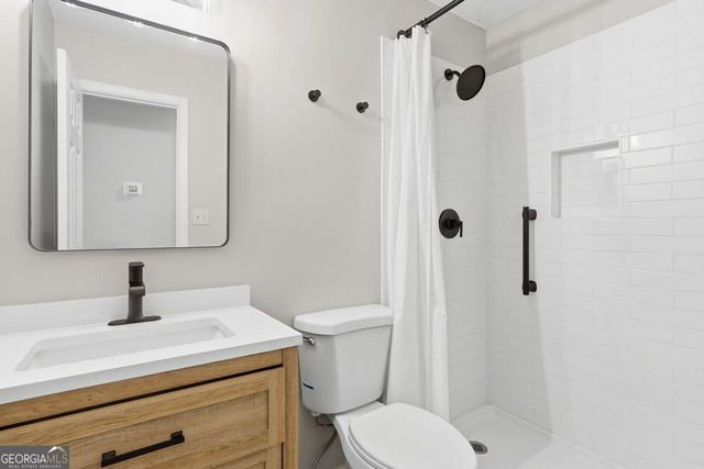 1215 Hillcrest Glenn Circle, Sugar Hill, GA 30518