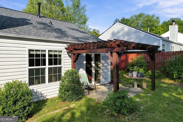 1215 Hillcrest Glenn Circle, Sugar Hill, GA 30518