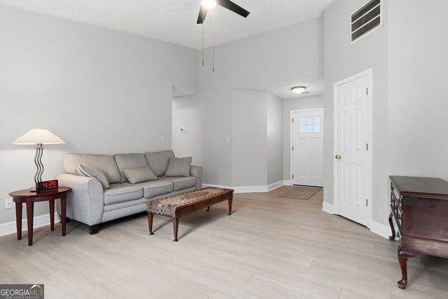 1215 Hillcrest Glenn Circle, Sugar Hill, GA 30518