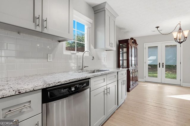 1215 Hillcrest Glenn Circle, Sugar Hill, GA 30518