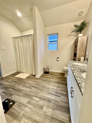 302 Del Monte Drive, Huntsville, TX 77320
