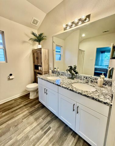 302 Del Monte Drive, Huntsville, TX 77320