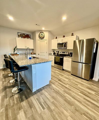 302 Del Monte Drive, Huntsville, TX 77320