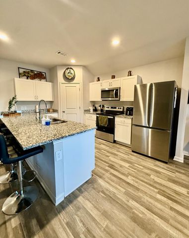 302 Del Monte Drive, Huntsville, TX 77320