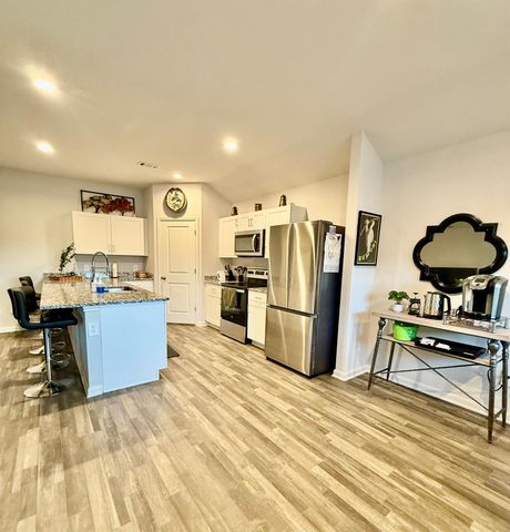 302 Del Monte Drive, Huntsville, TX 77320