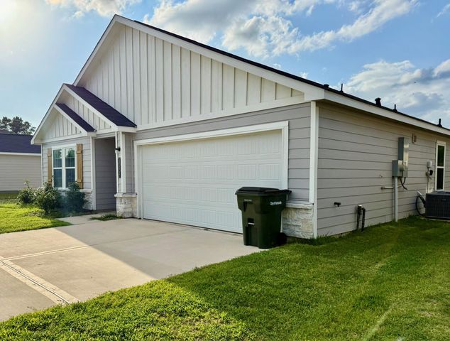 302 Del Monte Drive, Huntsville, TX 77320