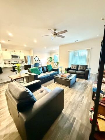 302 Del Monte Drive, Huntsville, TX 77320