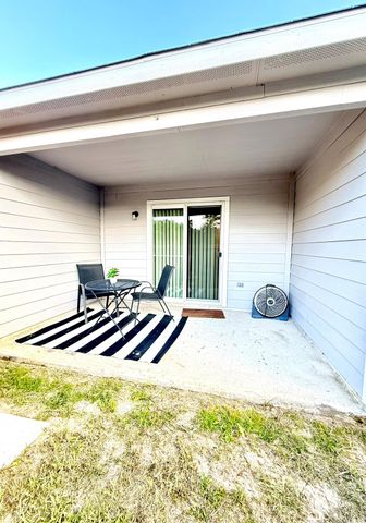 302 Del Monte Drive, Huntsville, TX 77320