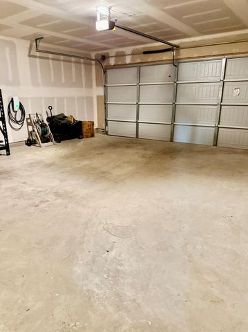 302 Del Monte Drive, Huntsville, TX 77320