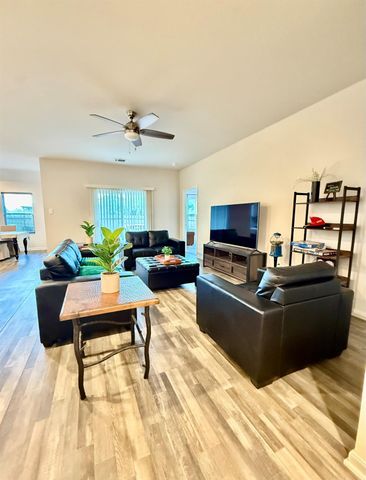 302 Del Monte Drive, Huntsville, TX 77320
