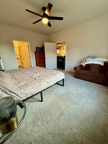 302 Del Monte Drive, Huntsville, TX 77320