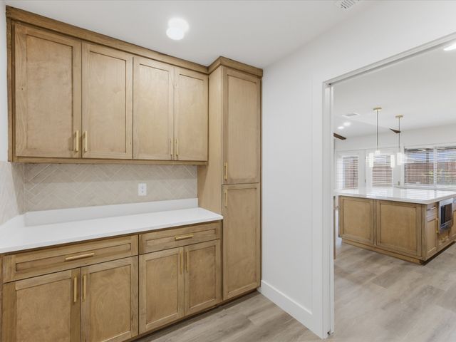 1907 Rambling Ridge Lane, Carrollton, TX 75007
