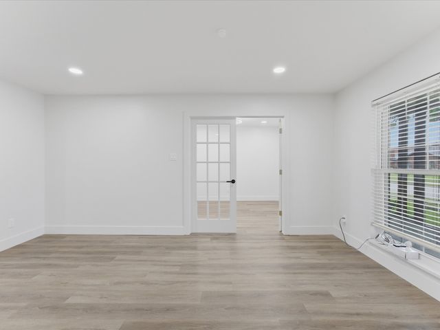 1907 Rambling Ridge Lane, Carrollton, TX 75007