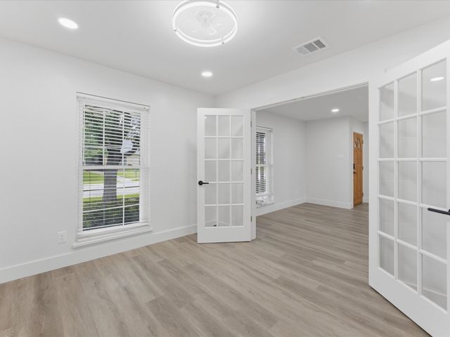 1907 Rambling Ridge Lane, Carrollton, TX 75007