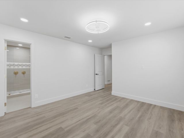 1907 Rambling Ridge Lane, Carrollton, TX 75007