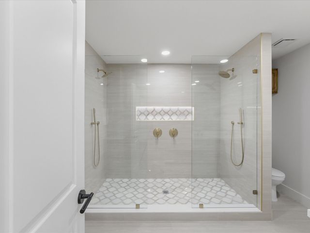 1907 Rambling Ridge Lane, Carrollton, TX 75007