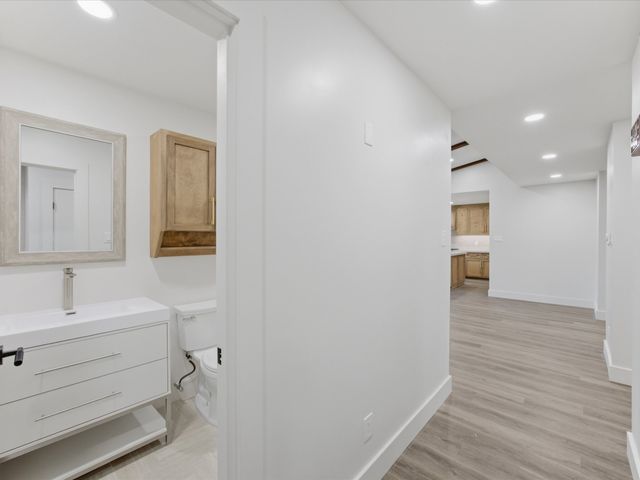 1907 Rambling Ridge Lane, Carrollton, TX 75007