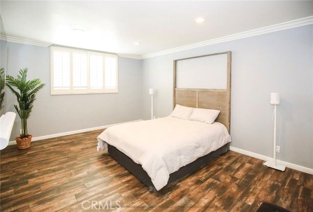 14141 Dickens 111, Sherman Oaks, CA 91423