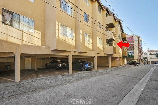 14141 Dickens 111, Sherman Oaks, CA 91423