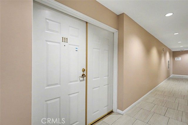 14141 Dickens 111, Sherman Oaks, CA 91423