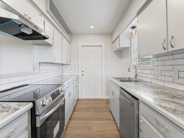 3925 Heatherglen Street, Bay City, TX 77414