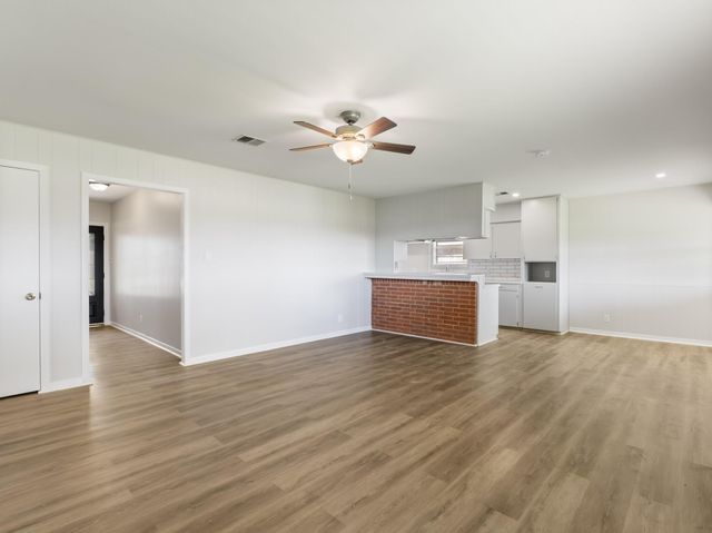 3925 Heatherglen Street, Bay City, TX 77414