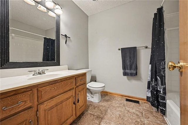 9600 NW 87th Terrace, Kansas City, MO 64153