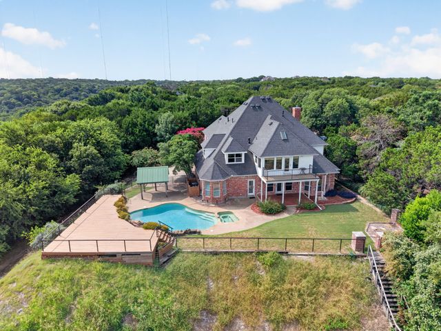 616 Redbud Court, Cedar Hill, TX 75104