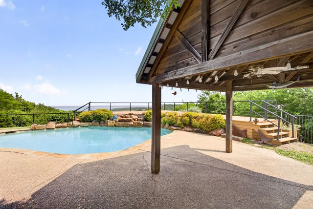 616 Redbud Court, Cedar Hill, TX 75104