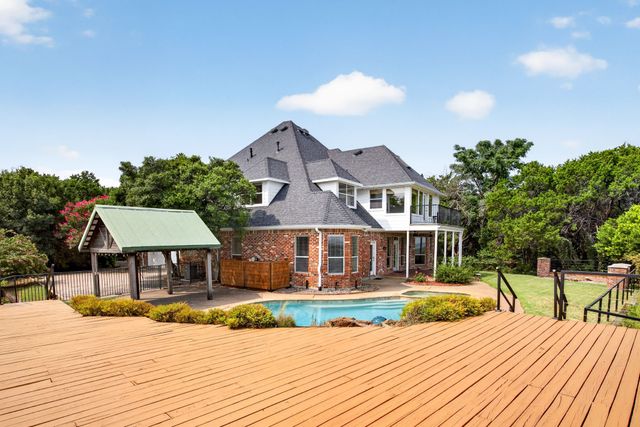 616 Redbud Court, Cedar Hill, TX 75104