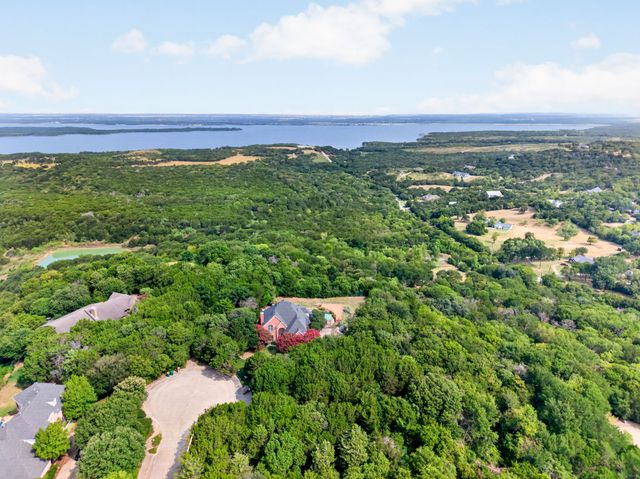616 Redbud Court, Cedar Hill, TX 75104