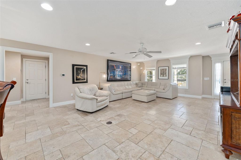 Image 14 of property listing at 2756 CUTTERS CORNER, The Villages, FL 32162