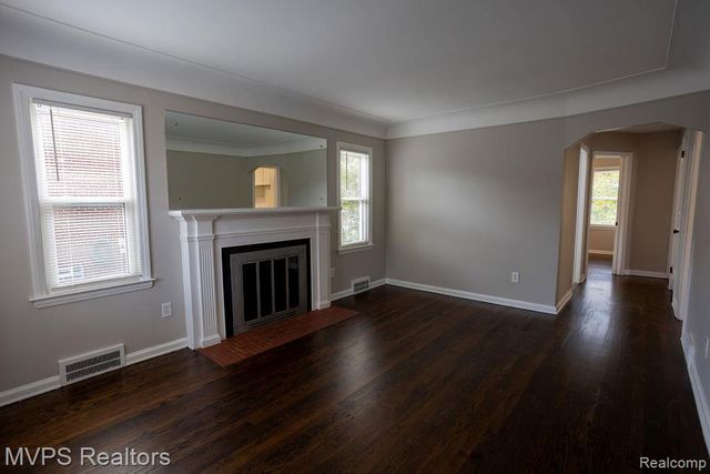 15420 Couzens Avenue, Eastpointe, MI 48021