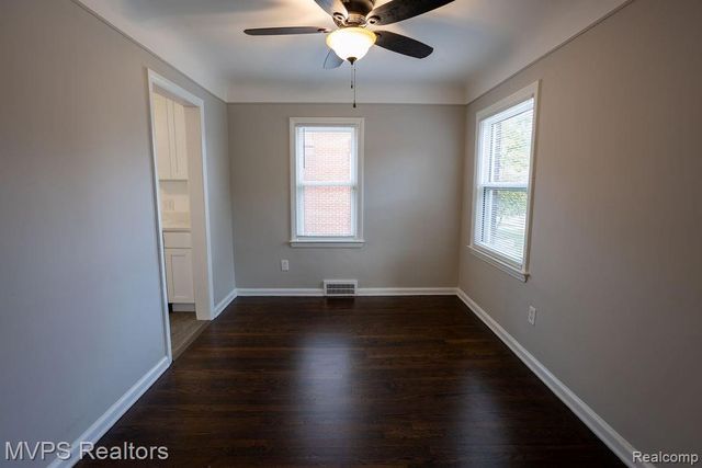 15420 Couzens Avenue, Eastpointe, MI 48021