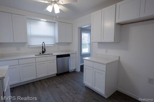 15420 Couzens Avenue, Eastpointe, MI 48021