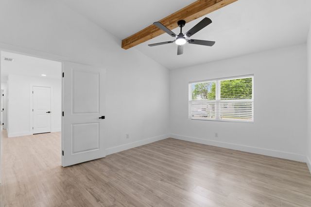 1421 Swiss, Arlington, TX 76010