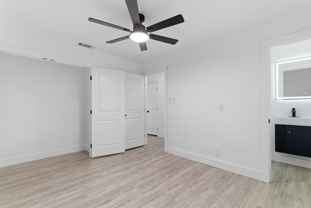 1421 Swiss, Arlington, TX 76010