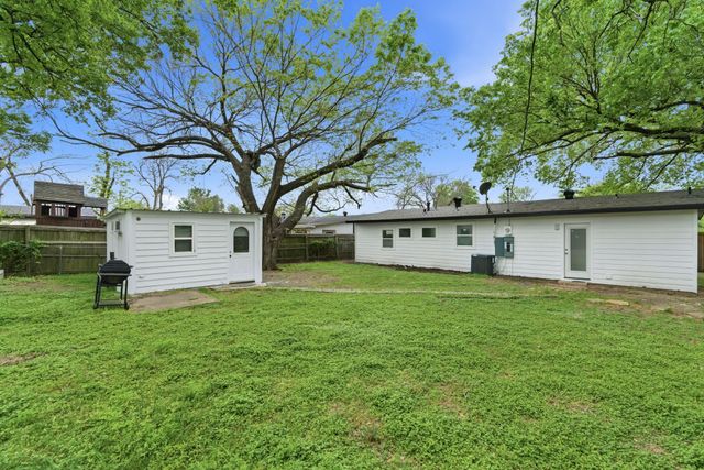1421 Swiss, Arlington, TX 76010
