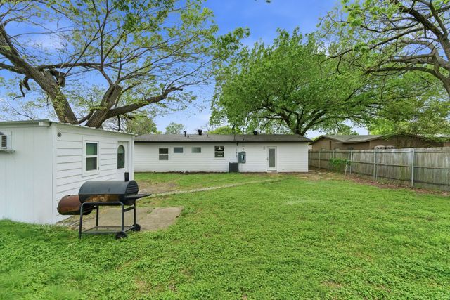 1421 Swiss, Arlington, TX 76010